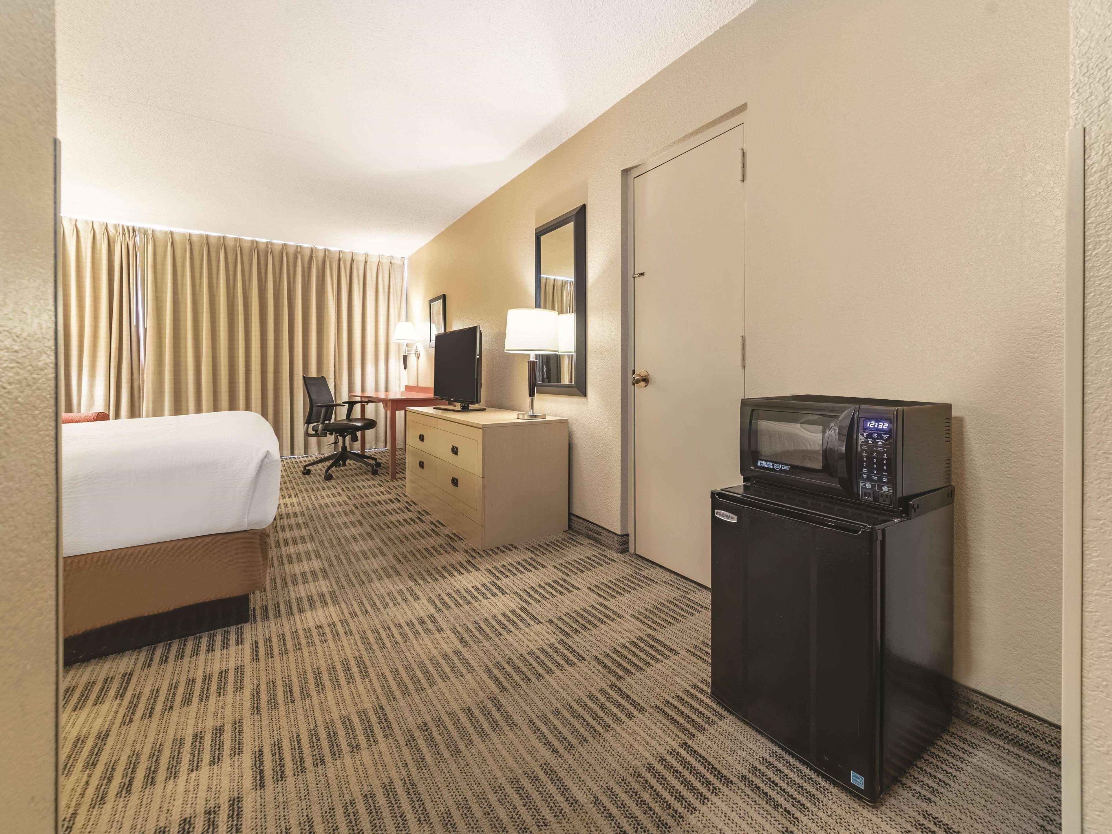 Ramada Inn By Wyndham Fairfield Nj Kültér fotó
