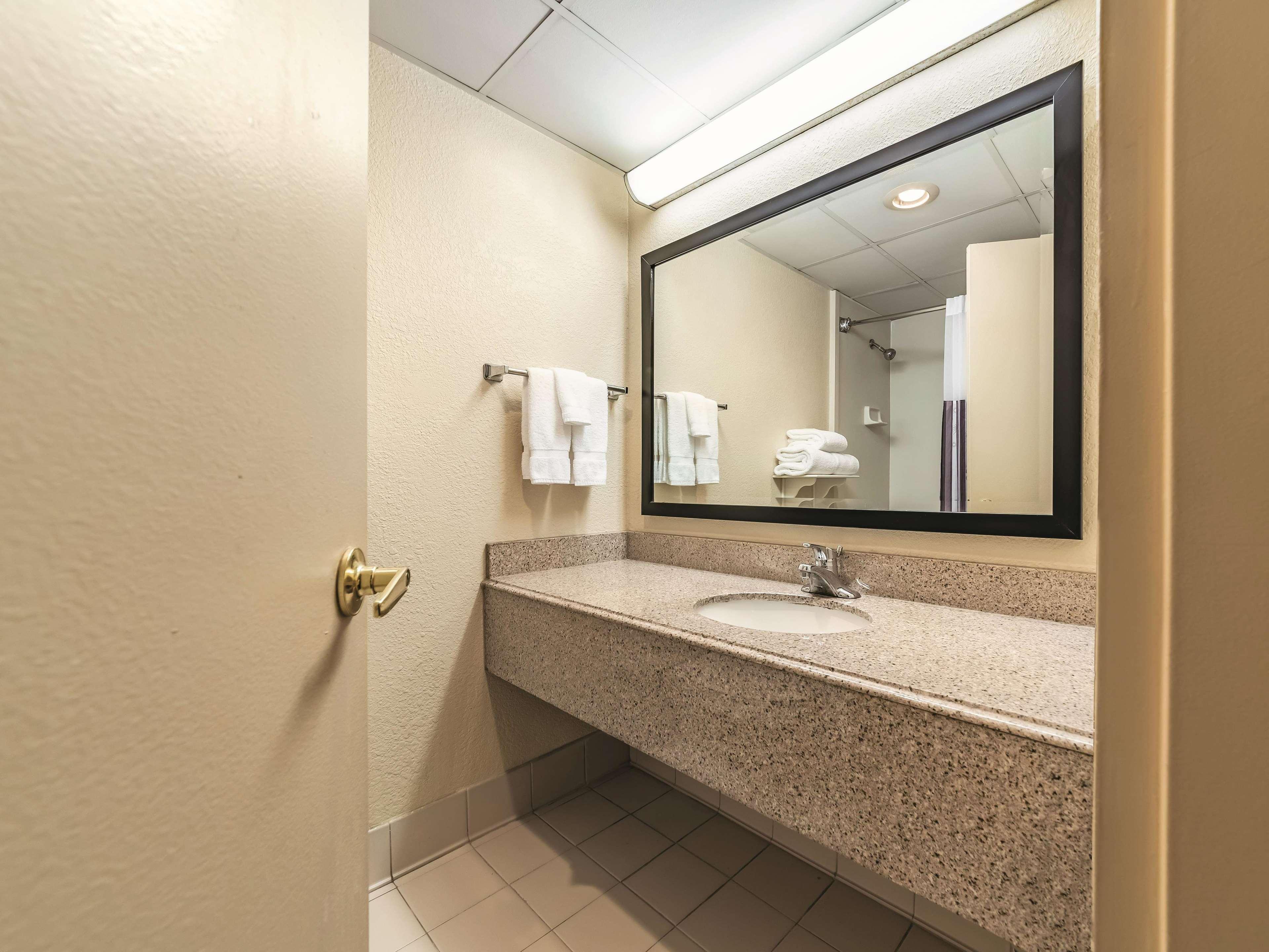 Ramada Inn By Wyndham Fairfield Nj Kültér fotó