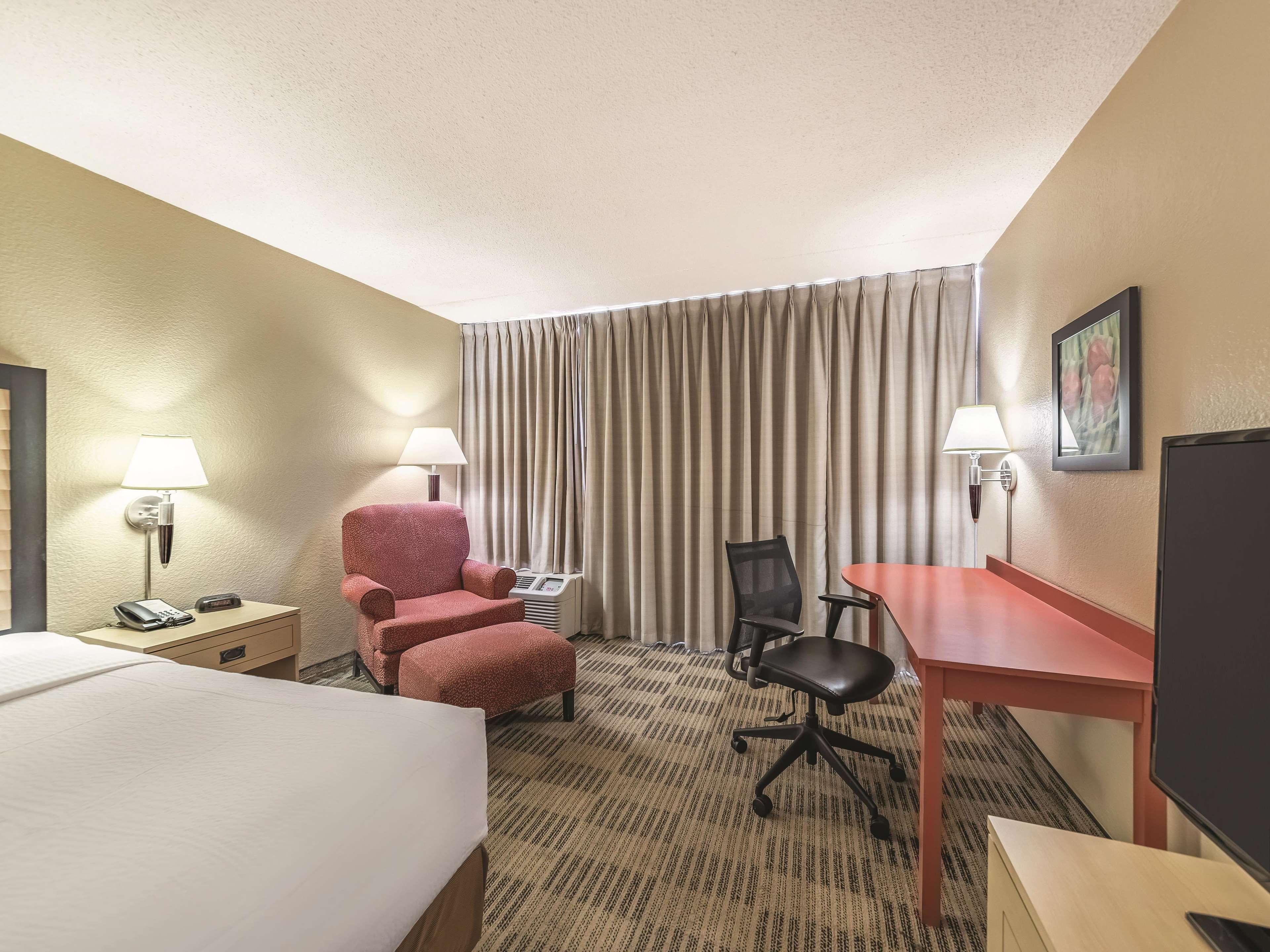 Ramada Inn By Wyndham Fairfield Nj Kültér fotó