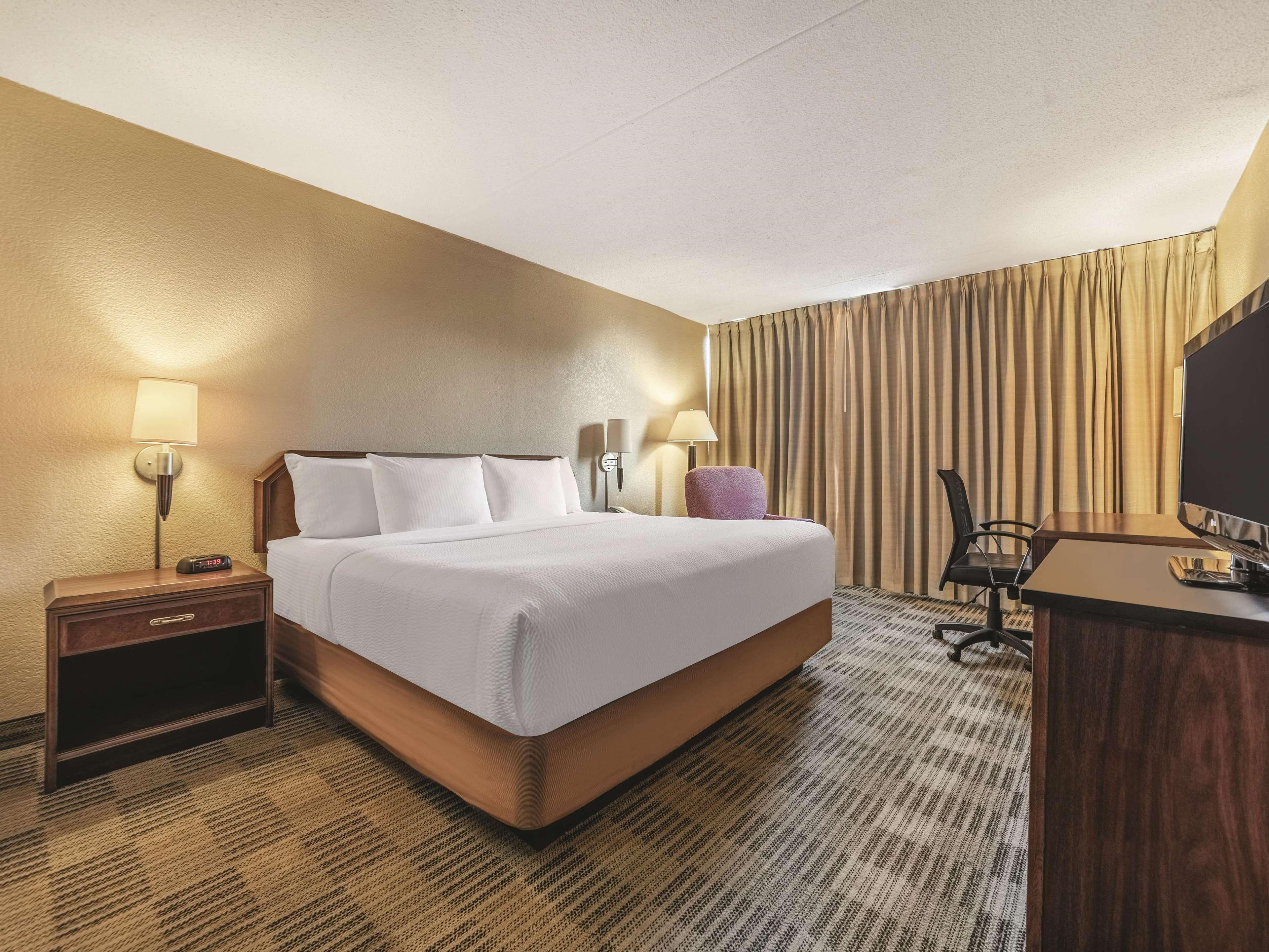 Ramada Inn By Wyndham Fairfield Nj Kültér fotó