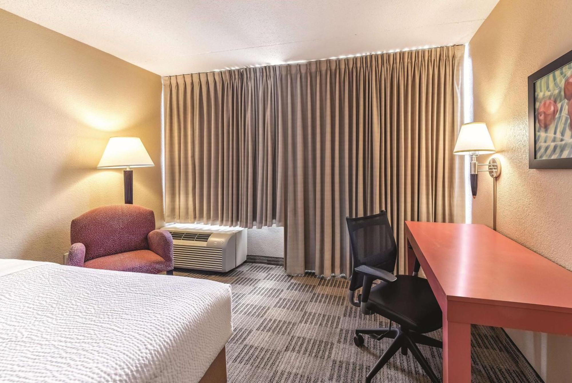 Ramada Inn By Wyndham Fairfield Nj Kültér fotó