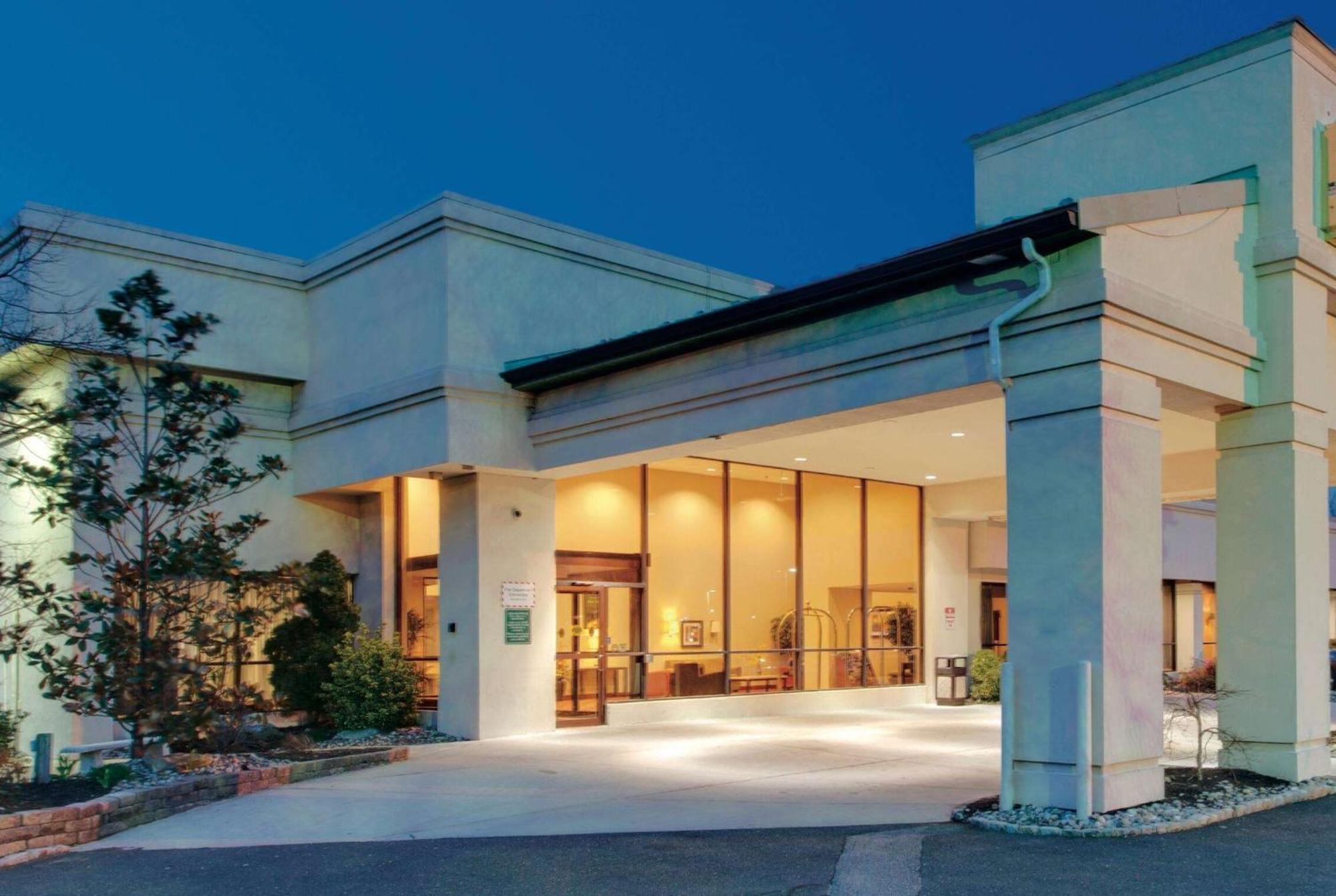 Ramada Inn By Wyndham Fairfield Nj Kültér fotó